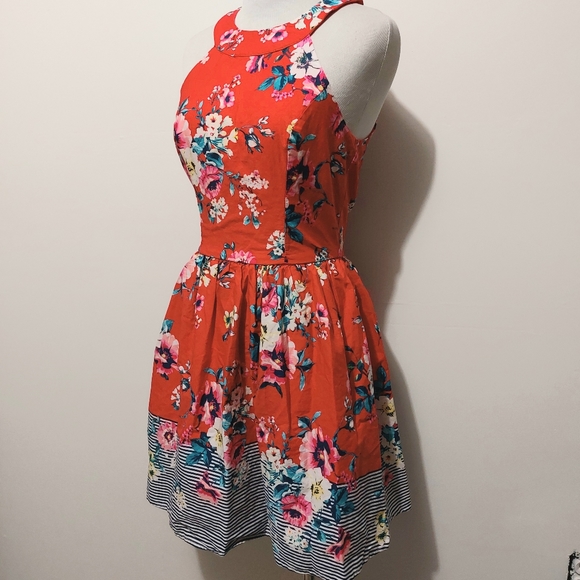 AUW Red Floral A-Line Retro Inspired Short Skater Dress with Open Lace-up Back - Picture 2 of 12